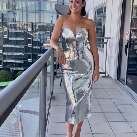 Alex Perry - Picture 4 of 10